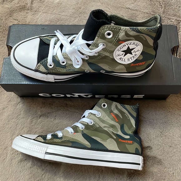 Converse - Unisex Camo Chuck Taylor High Top - Picture 2 of 6